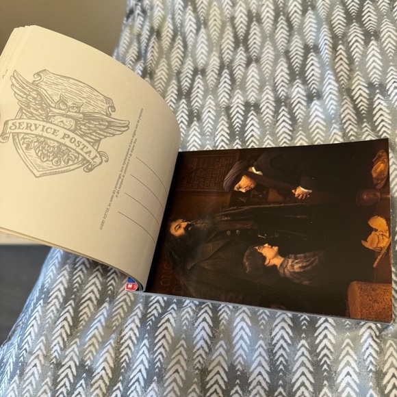 Harry Potter Postcard Book-French 2002 - Picture 4 of 6